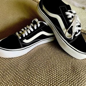 Vans “Comfycush” Old SKool shoes.